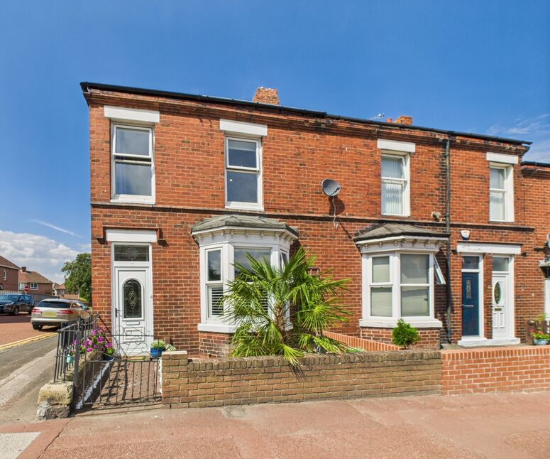 4 bedroom End Terrace House for sale