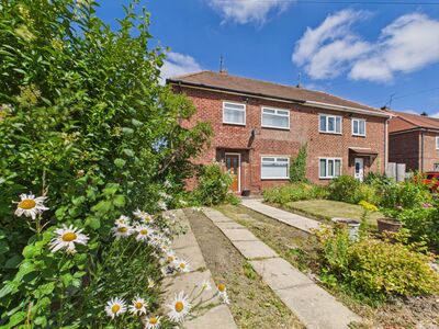 Queens Crescent, 3 bedroom Semi Detached House for sale, &pound;165,000