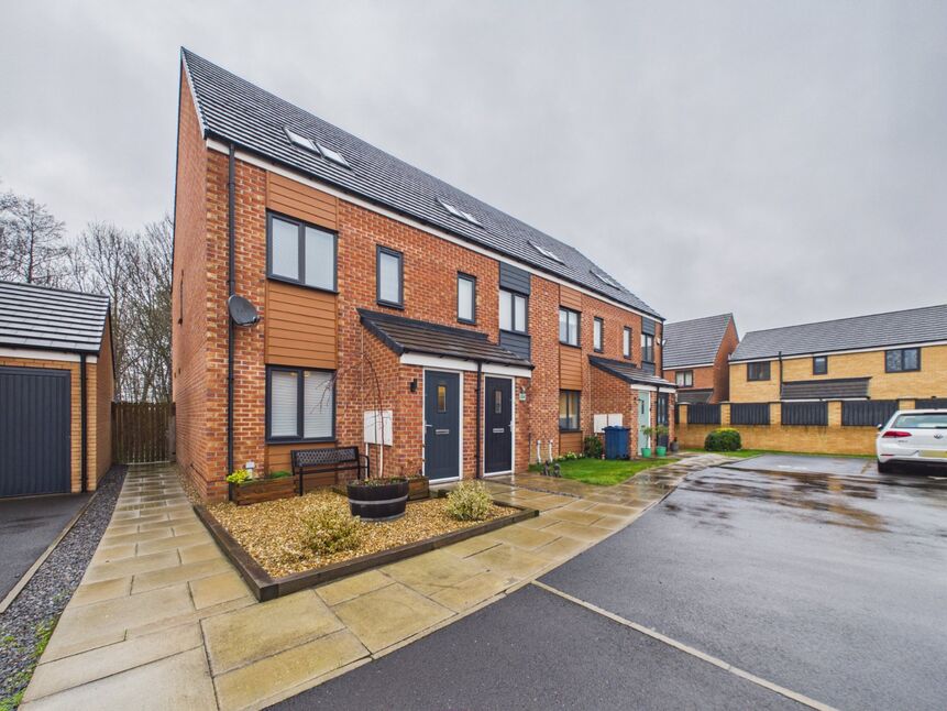 3 bedroom End Terrace House for sale