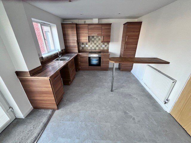Kitchen / Lounge