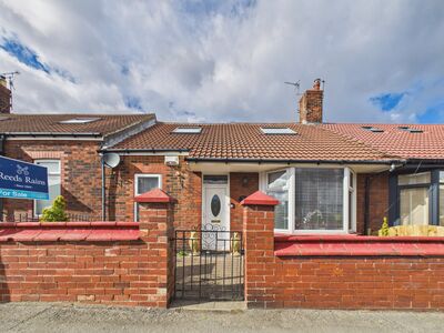 3 bedroom Mid Terrace House for sale