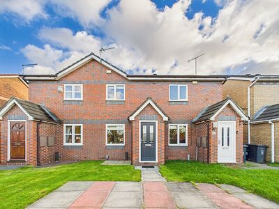 Ashwood Croft, 2 bedroom Mid Terrace House to rent, &pound;850 pcm