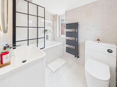 3 bedroom Flat for sale