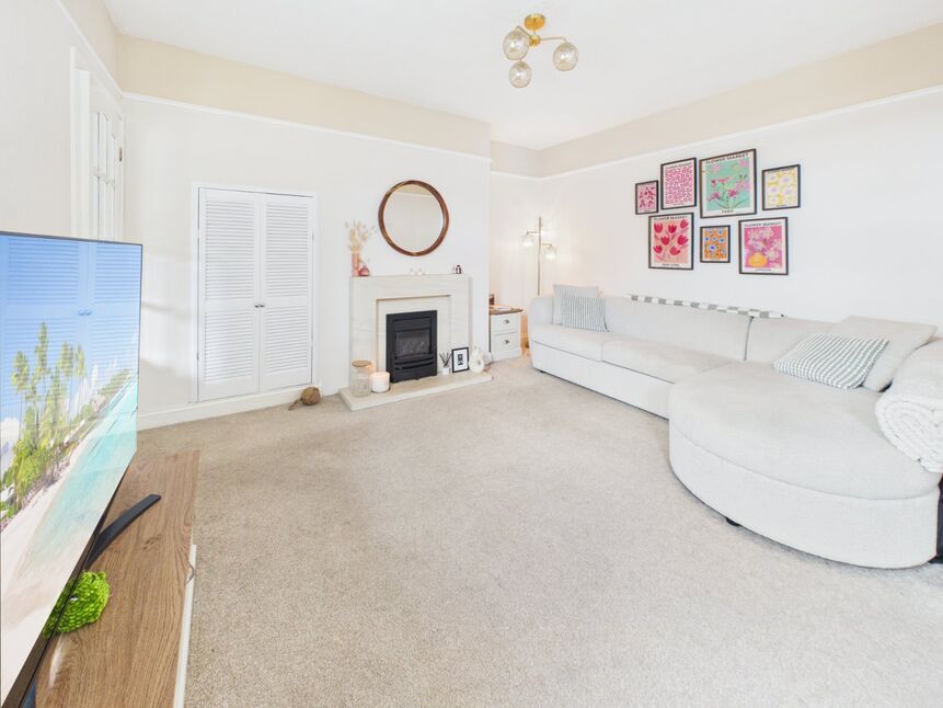 Lounge / Dining Room