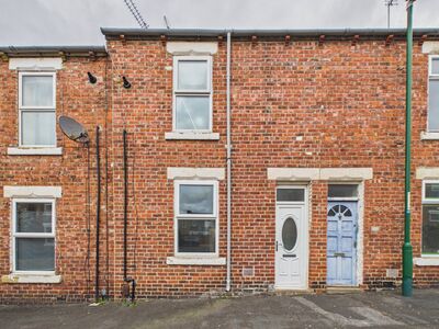 2 bedroom Mid Terrace House for sale