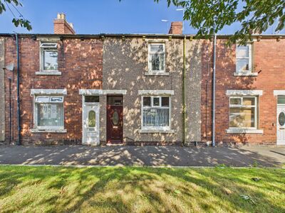 2 bedroom Mid Terrace House for sale