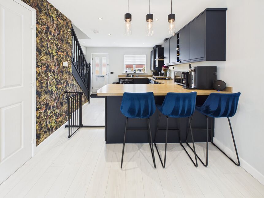 Kitchen / Diner / Lounge