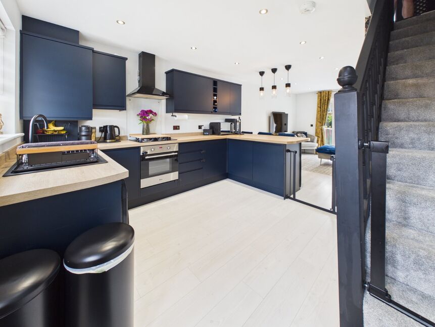 Kitchen / Diner / Lounge