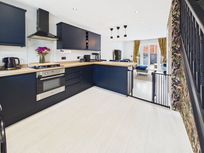 Kitchen / Diner / Lounge