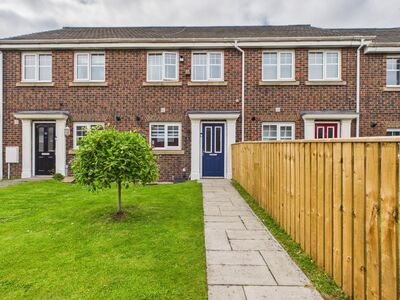 2 bedroom Mid Terrace House for sale
