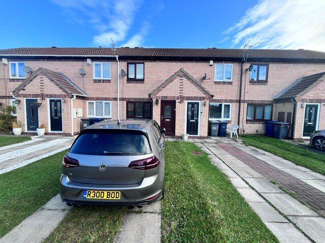 2 bedroom Mid Terrace House for sale