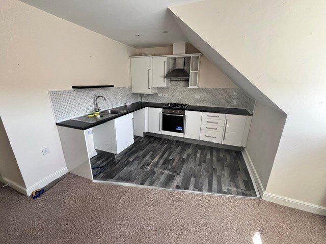 Kitchen / Lounge(L-Shaped)