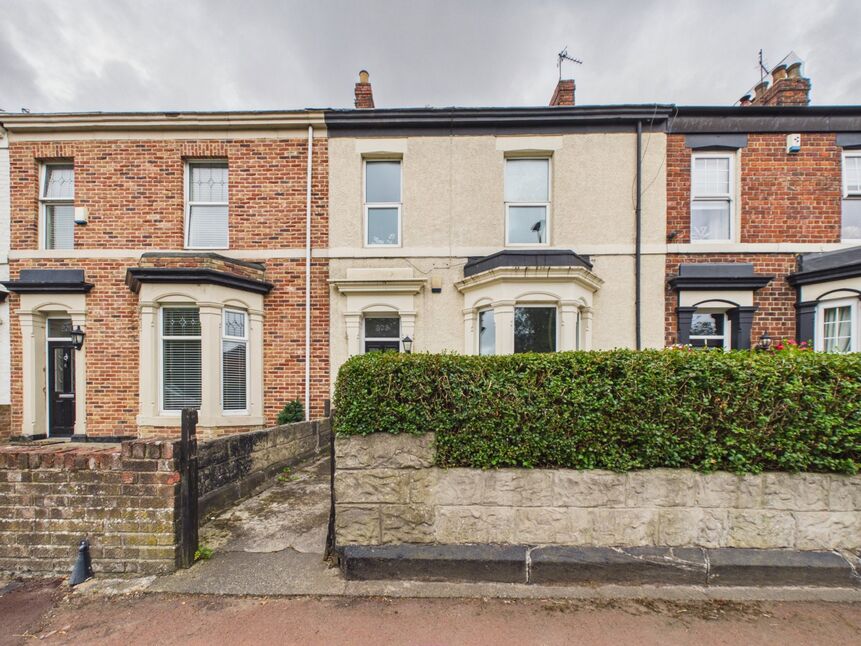 3 bedroom Mid Terrace House for sale