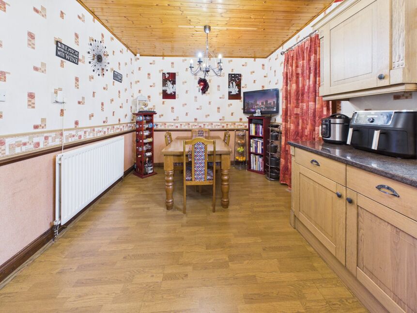 Kitchen / Dining Room