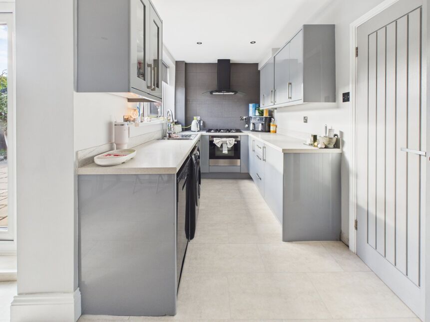 Kitchen / Dining Room(L-Shaped)