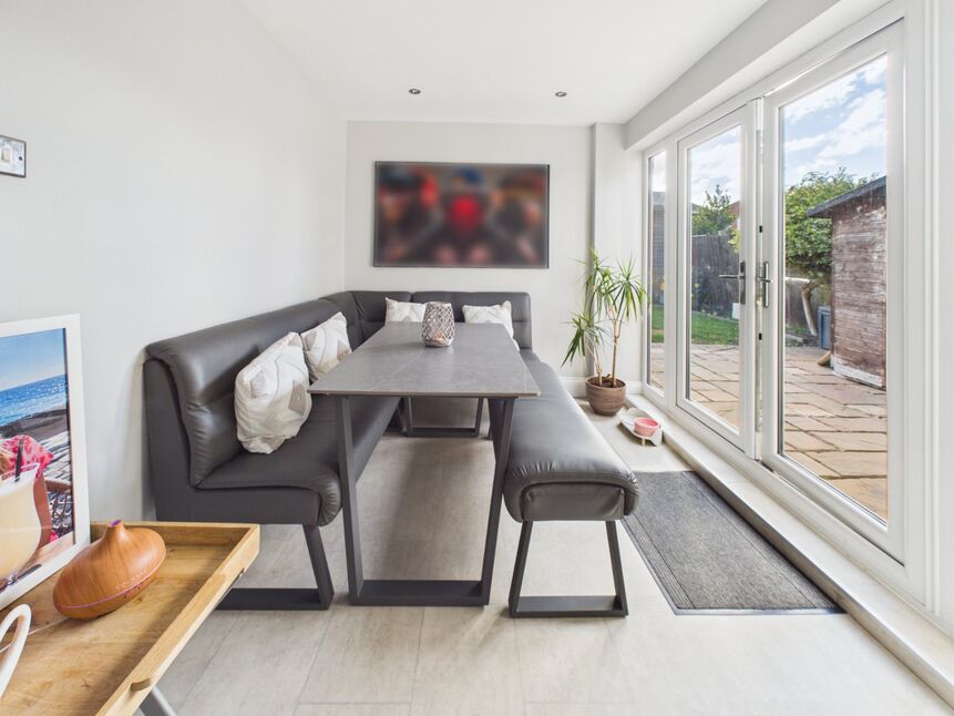 Kitchen / Dining Room(L-Shaped)