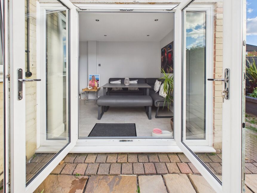Kitchen / Dining Room(L-Shaped)