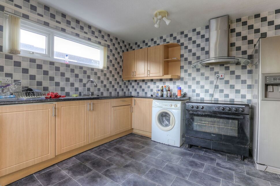 Kitchen / Breakfast Area