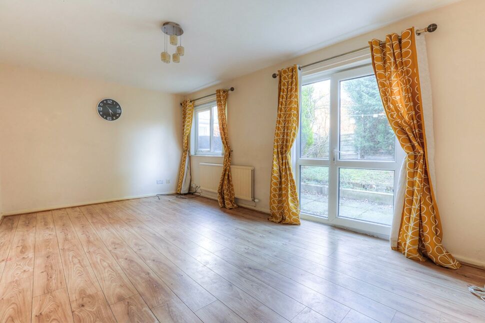 Lounge / Dining Area
