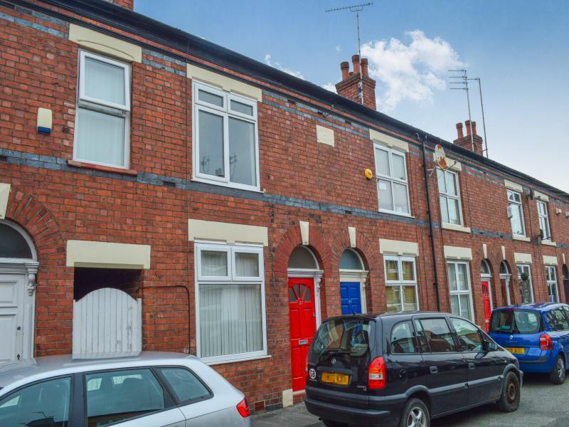 2 bedroom Mid Terrace House to rent