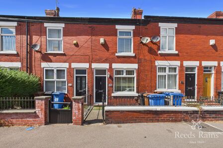 2 bedroom Mid Terrace House to rent