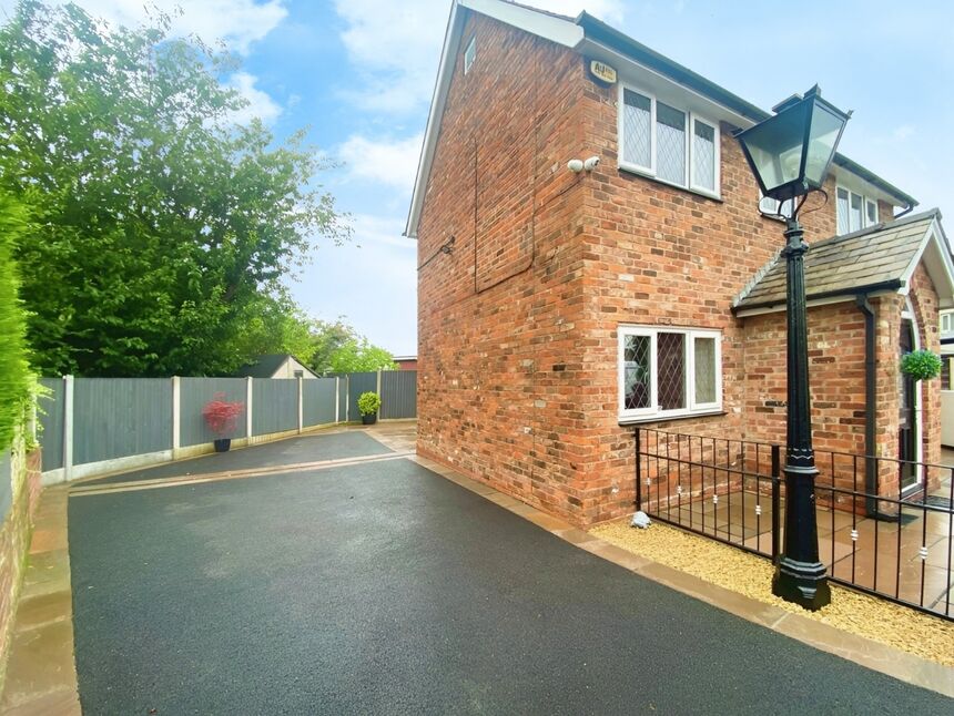 3 bedroom Detached House for sale, Bramhall Moor Lane, Hazel Grove, SK7