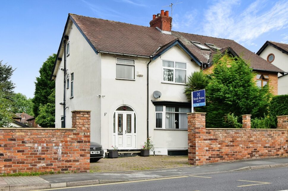 4 bedroom Semi Detached House for sale, Stockport Road West, Bredbury