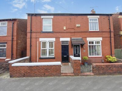 Grove Street, 3 bedroom Semi Detached House to rent, £1,300 pcm
