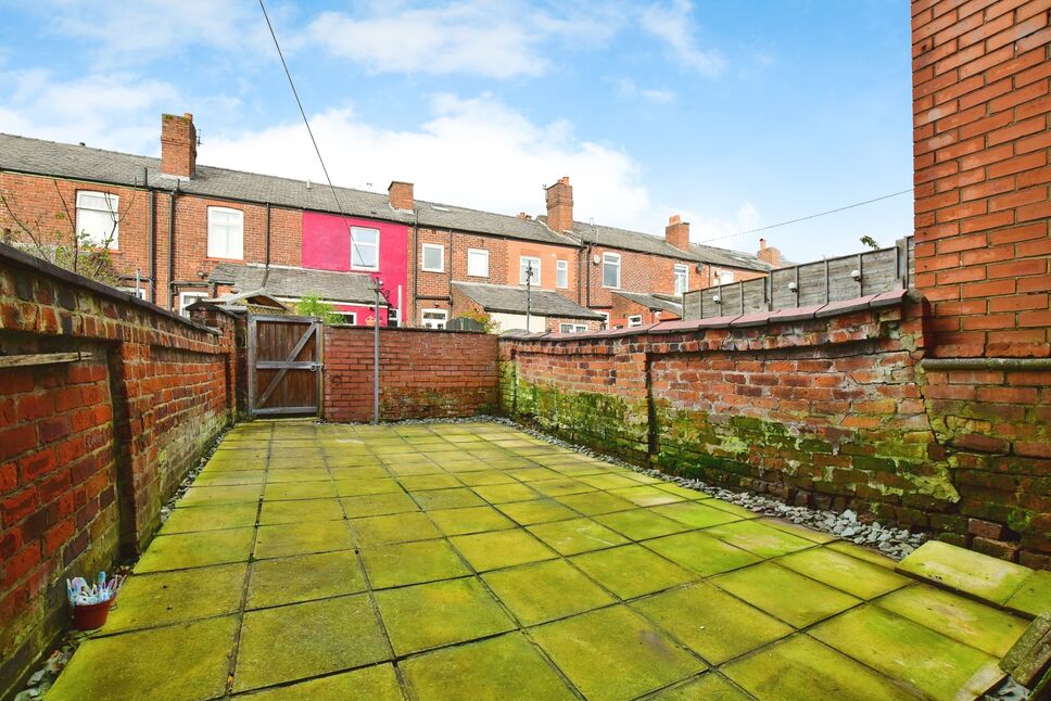 2 bedroom Mid Terrace House for sale, Courthill Street, Offerton, SK1 £175,000