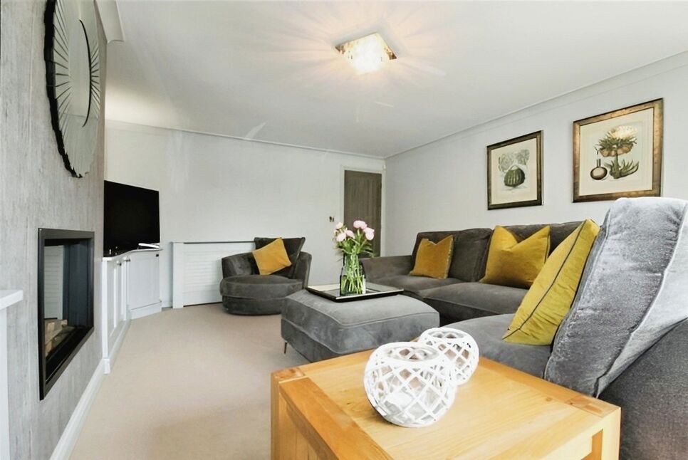 4 bedroom Detached House for sale, Handley Road, Bramhall, SK7 £725,000