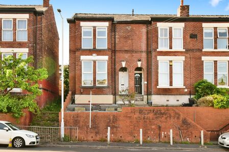 2 bedroom End Terrace House for sale