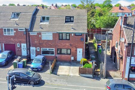 4 bedroom End Terrace House for sale