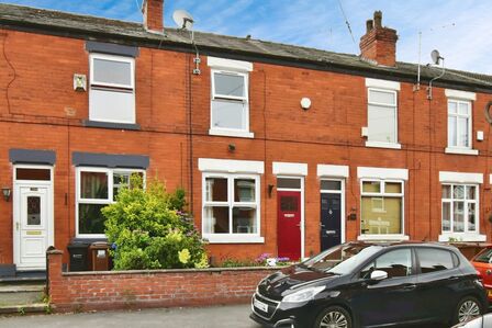 2 bedroom Mid Terrace House for sale