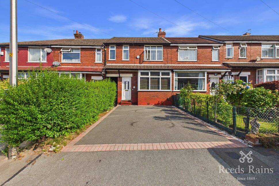 Main image of 3 bedroom Mid Terrace House to rent, Oldham Avenue, Offerton, Cheshire, SK1