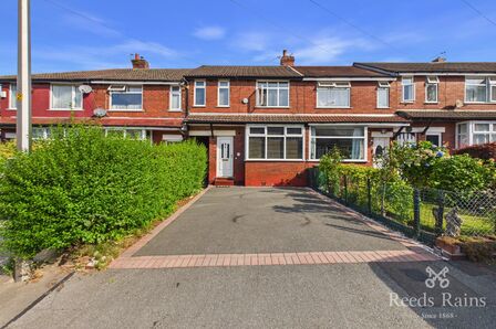 3 bedroom Mid Terrace House to rent