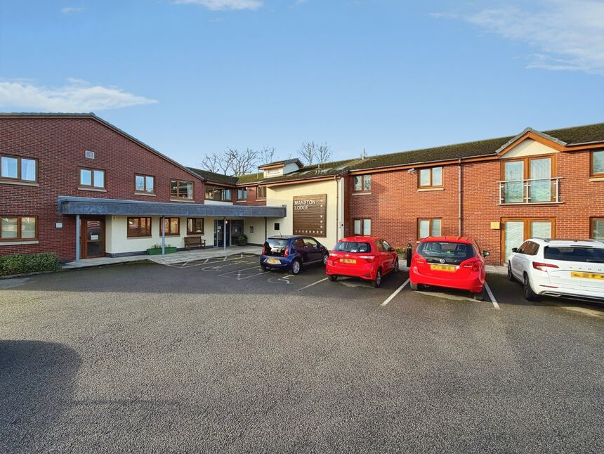 Main image of 1 bedroom Flat for sale, Hampstead Drive, Stockport, SK2