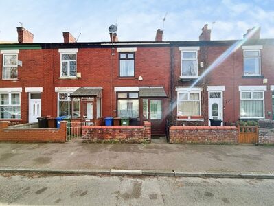 2 bedroom Mid Terrace House for sale