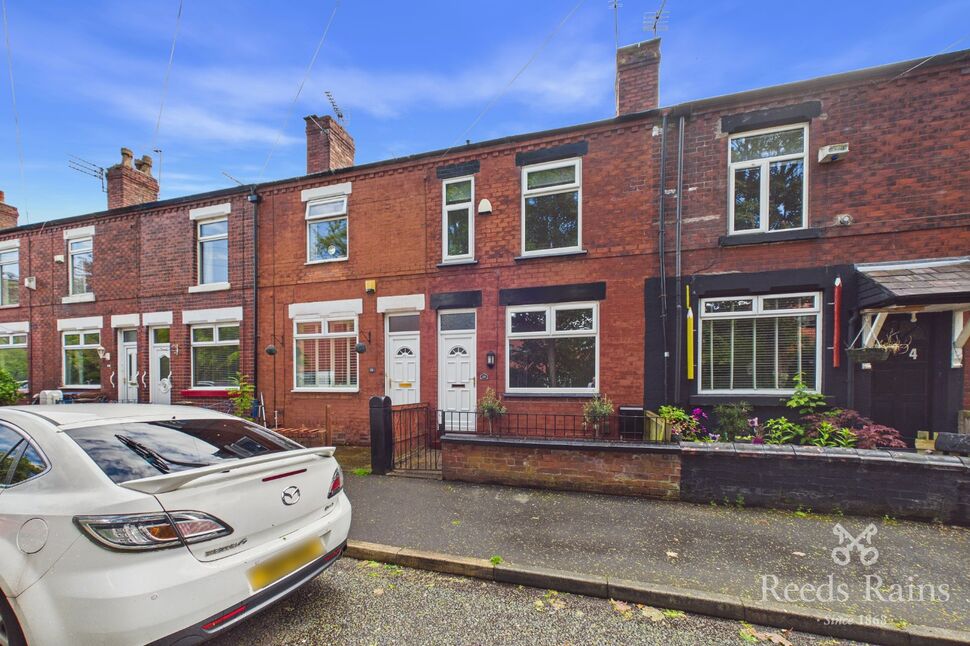 2 bedroom Mid Terrace House for sale