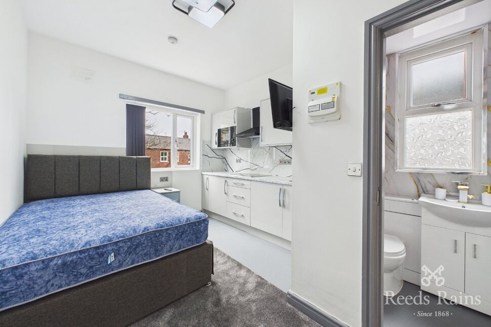 Main image of 1 bedroom Property to rent, Kennerley Road, Davenport, Cheshire, SK2