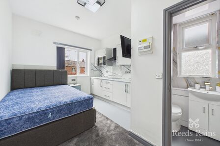 Kennerley Road, 1 bedroom Property to rent, &pound;950 pcm