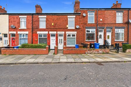 2 bedroom Mid Terrace House to rent
