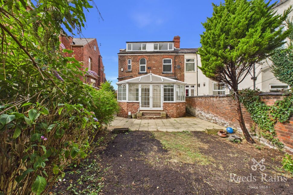Main image of 6 bedroom End Terrace House to rent, Lyme Grove, Cale Green, Cheshire, SK2