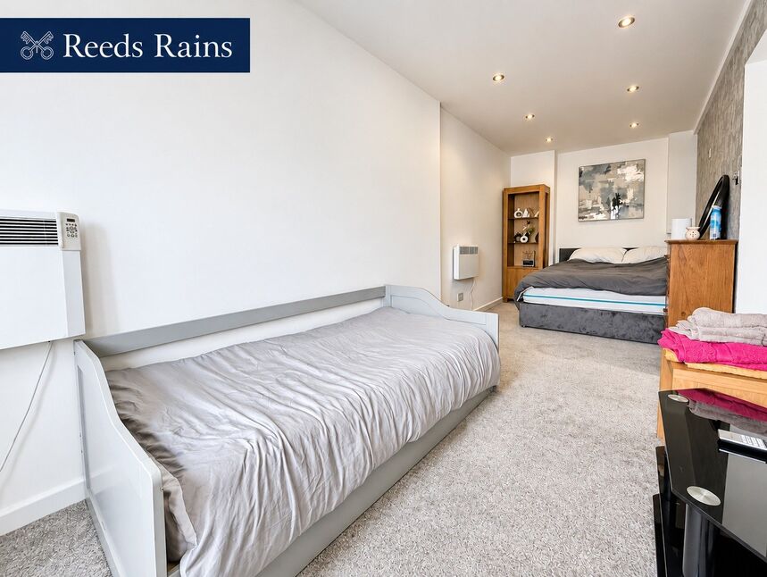 Main image of 1 bedroom Flat for sale, Buxton Road, High Lane, Greater Manchester, SK6