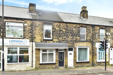 3 bedroom Mid Terrace House to rent