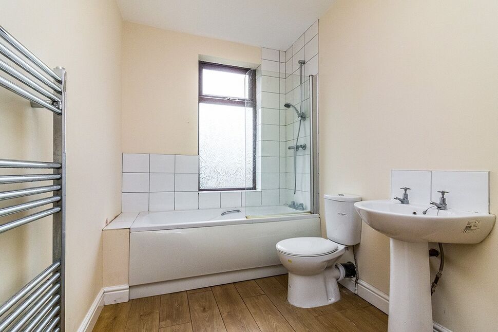 Family Bathroom / WC