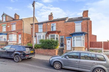 Hinde House Lane, 2 bedroom Mid Terrace House to rent, £775 pcm