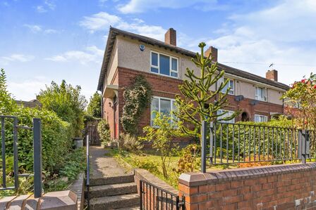 2 bedroom End Terrace House to rent
