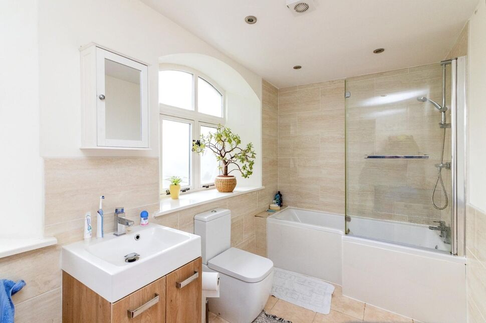En-Suite 1