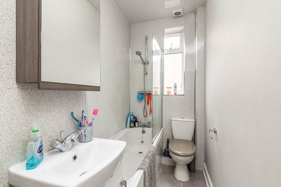 Family Bathroom WC