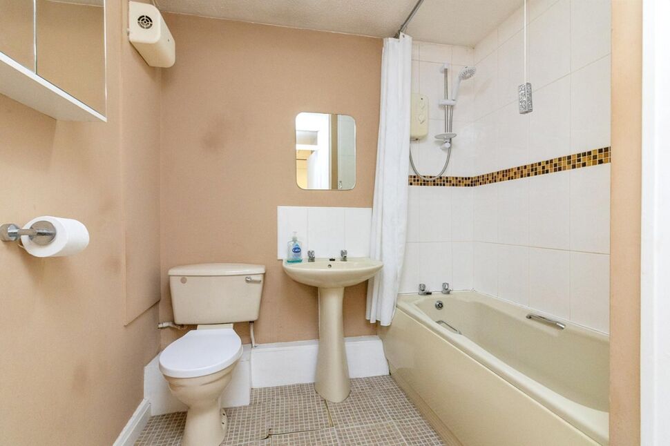 Family Bathroom WC